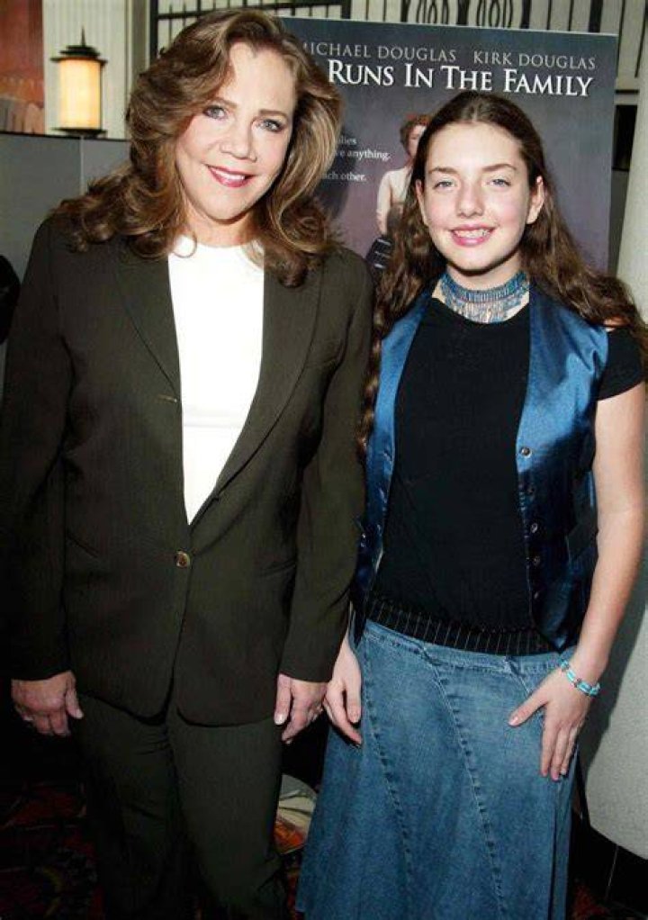 Unveil Kathleen Turner's Child: An Inside Look At The Star's Family