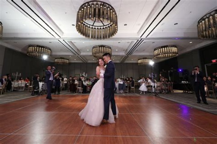 Unveil The Intimate Details Of Samantha Vinograd's Wedding