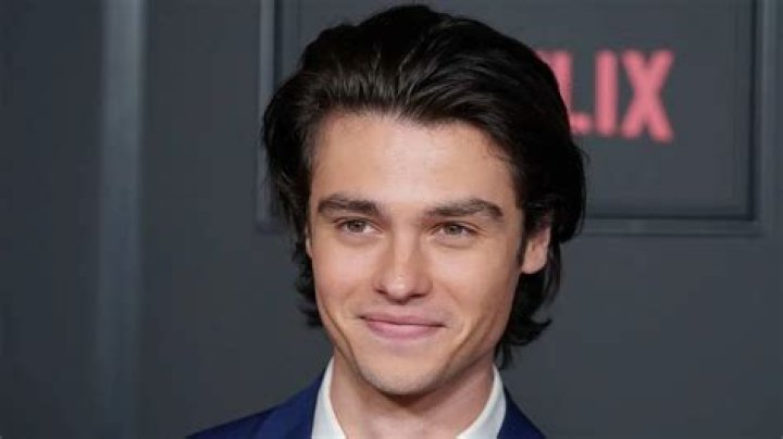 Unveiling Felix Mallard's Towering Stature: Height Revealed
