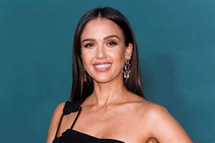 Unveiling Jessica Alba's Weight Journey: Discoveries And Insights