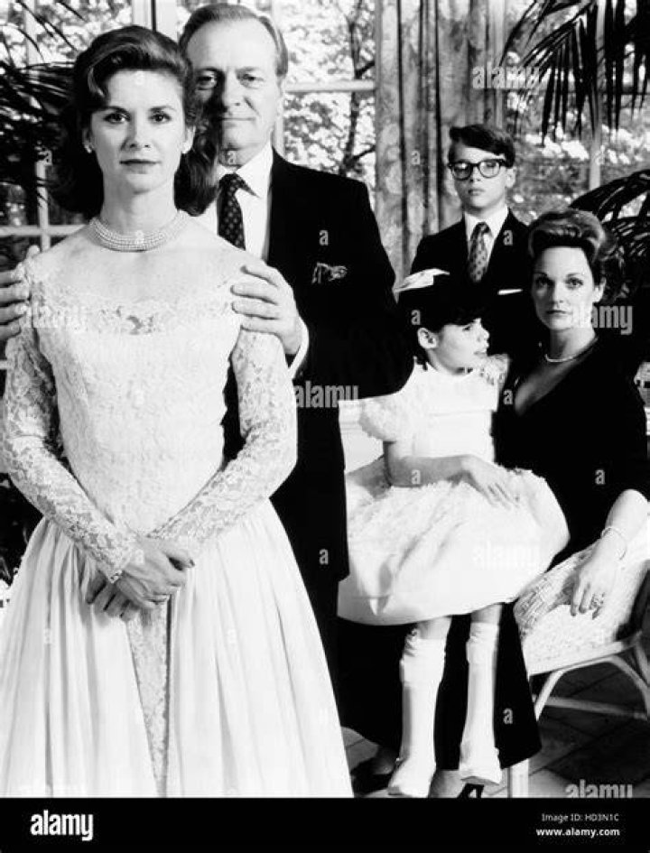 Unveiling The Marital Status Of Actress Stephanie Zimbalist