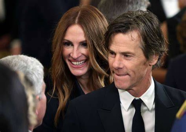 Unveiling The Timeless Enchantment Of Julia Roberts And Danny Moder's Wedding Photos