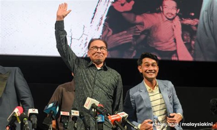 Unveiling The Untold Story Of Mark-Paul Gosselaar's Parents: A Journey Of Support