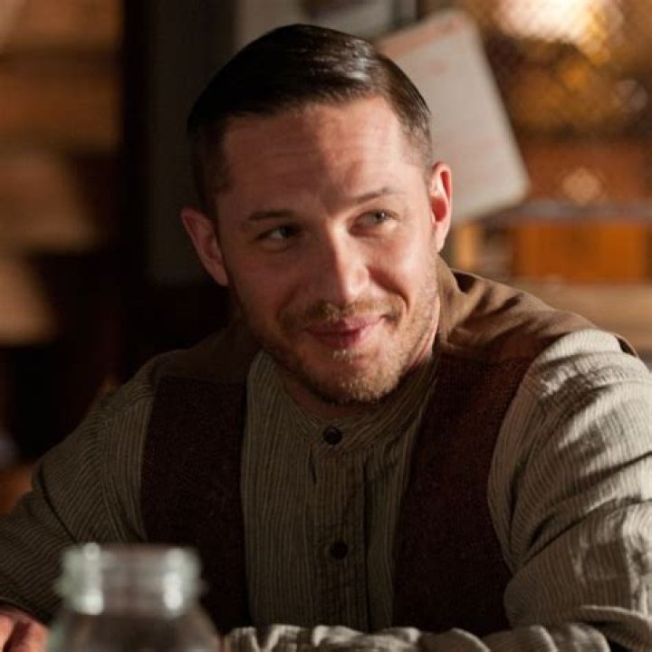 Unveiling Tom Hardy's Relationships: A Comprehensive Look