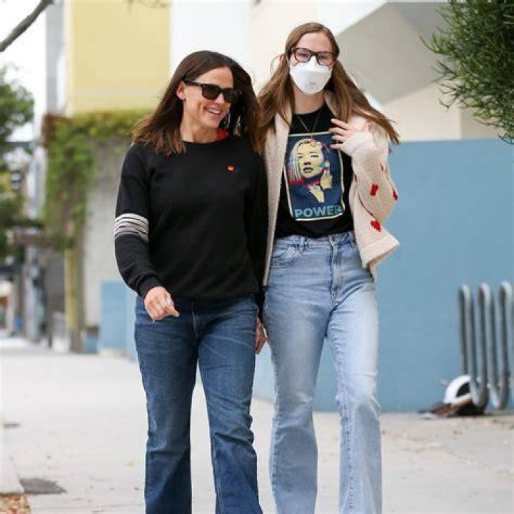 Violet Affleck's Journey With Illness: A Personal Story Of Resilience And Triumph