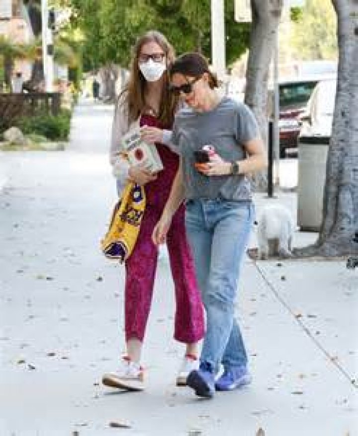 Violet Affleck Health: A Closer Look At Her Well-being