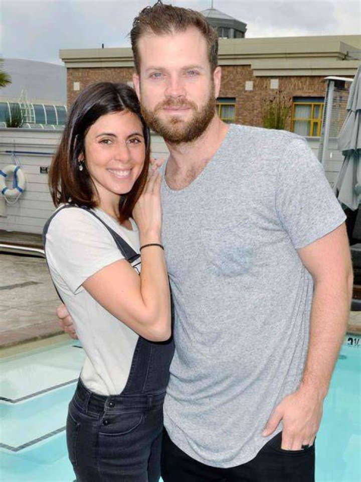 VlogB | Jamie-Lynn Sigler and Cutter Get a Marriage License!