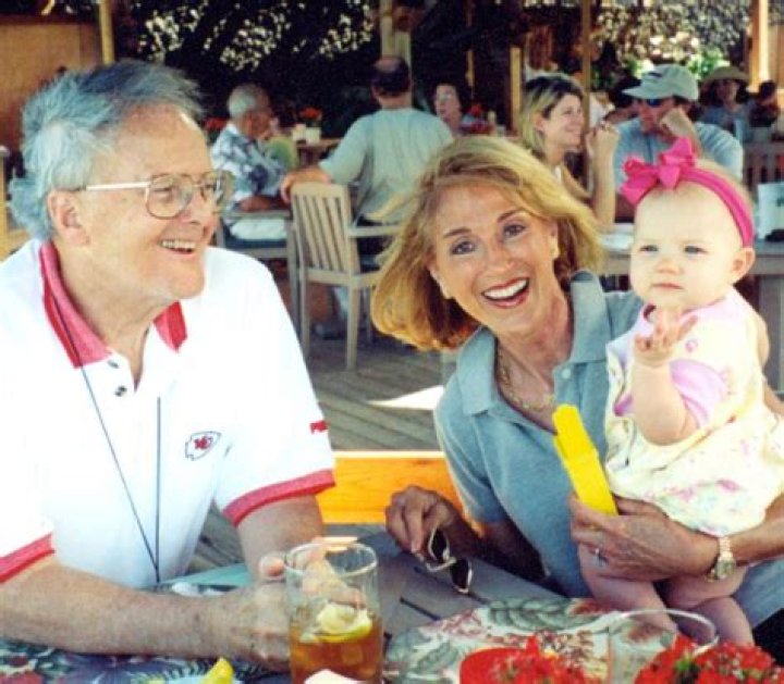 VlogB | Norma Hunt- Wiki, Biography, Age, Height, Net Worth, Husband