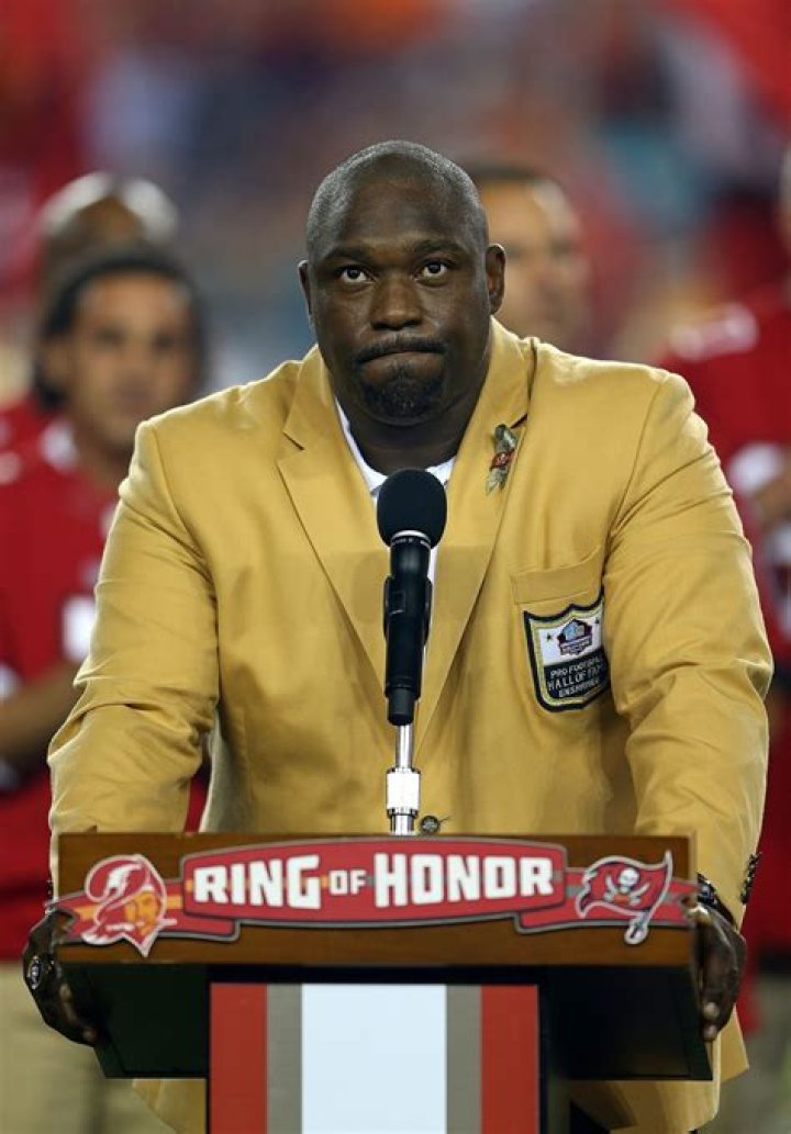 VlogB | Warren Sapp Net Worth