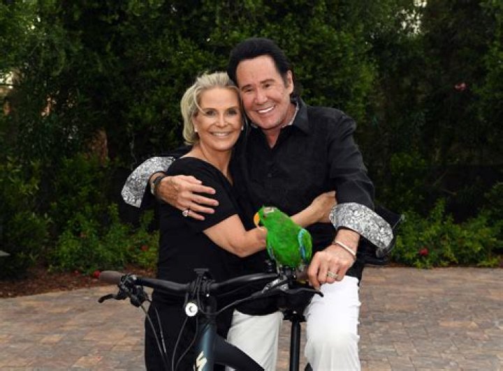 VlogB | Wayne Newton