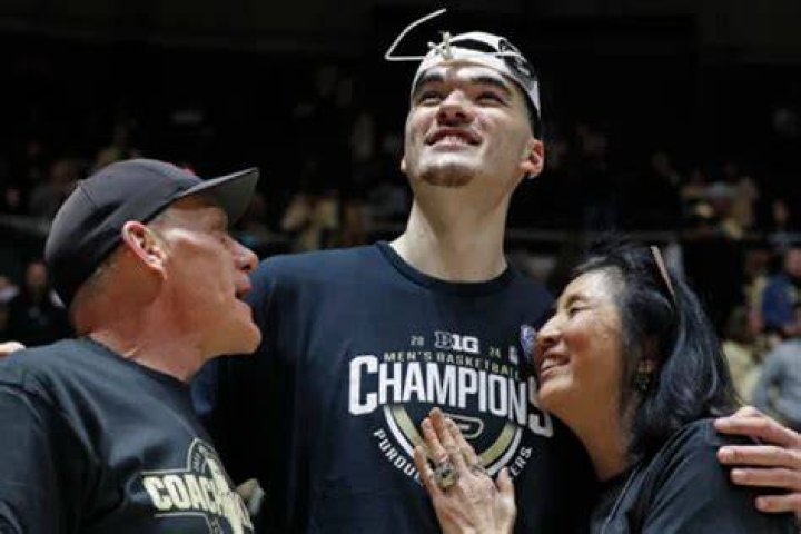 Who Are Zach Edey Parents? Ethnicity and Nationality, Weight Revealed