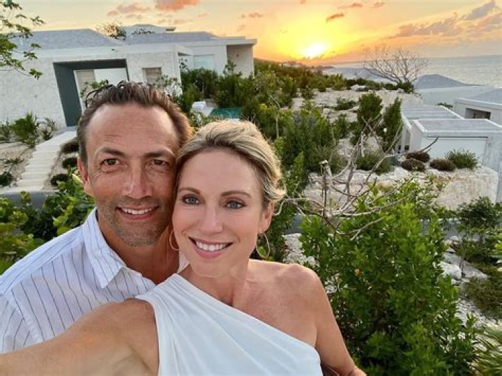 Who Elisabeth Shue Is Married To In 2023? Here's The Scoop!