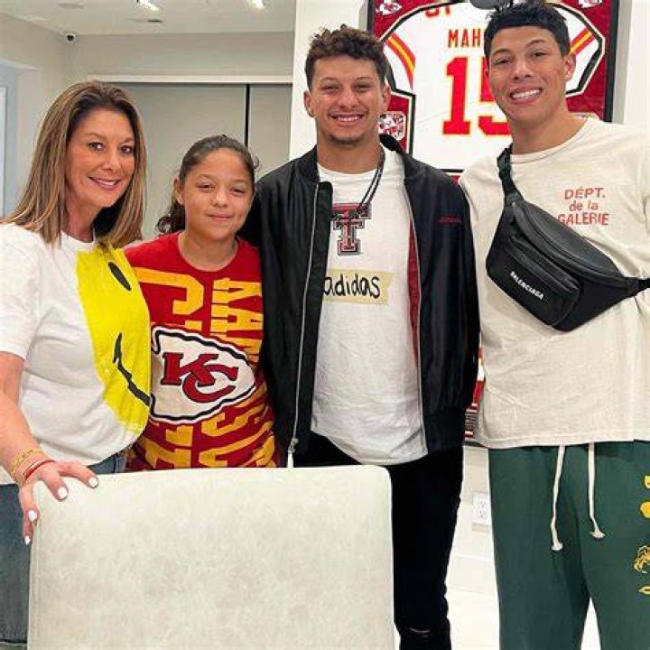 Who Is Mia Mahomes