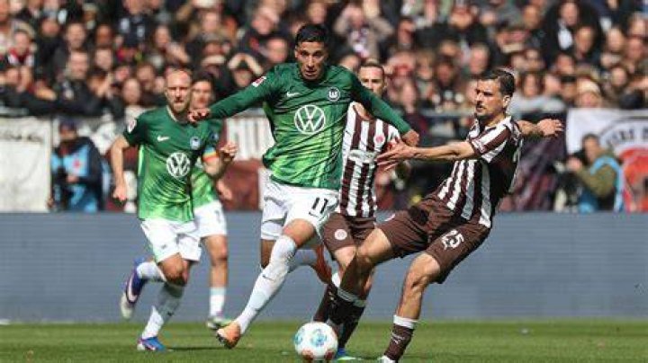 Wolfsburg gegen LOSC im tv Service-Center vor Ort 24 Juli 2024
