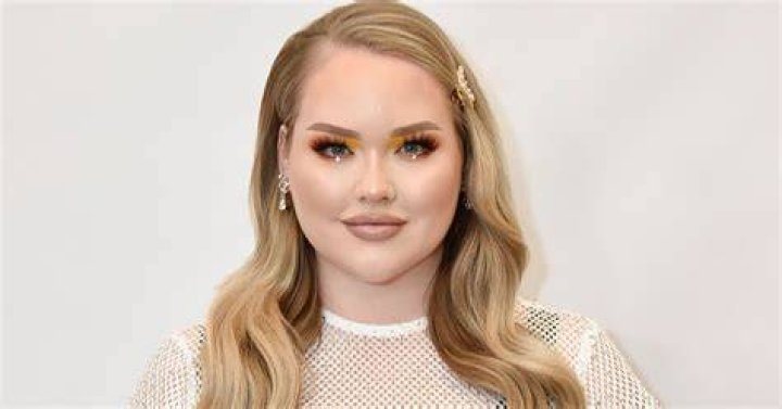 YouTube makeup expert Nikkie of NikkieTutorials comes out as transgender