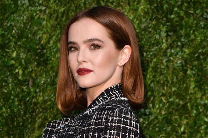 Zoey Deutch bio, age, family, education, career, net worth